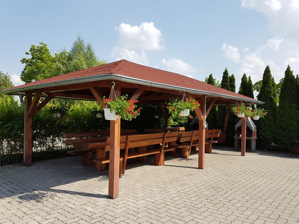 Apartman Taktik Вельки-Медер Экстерьер фото