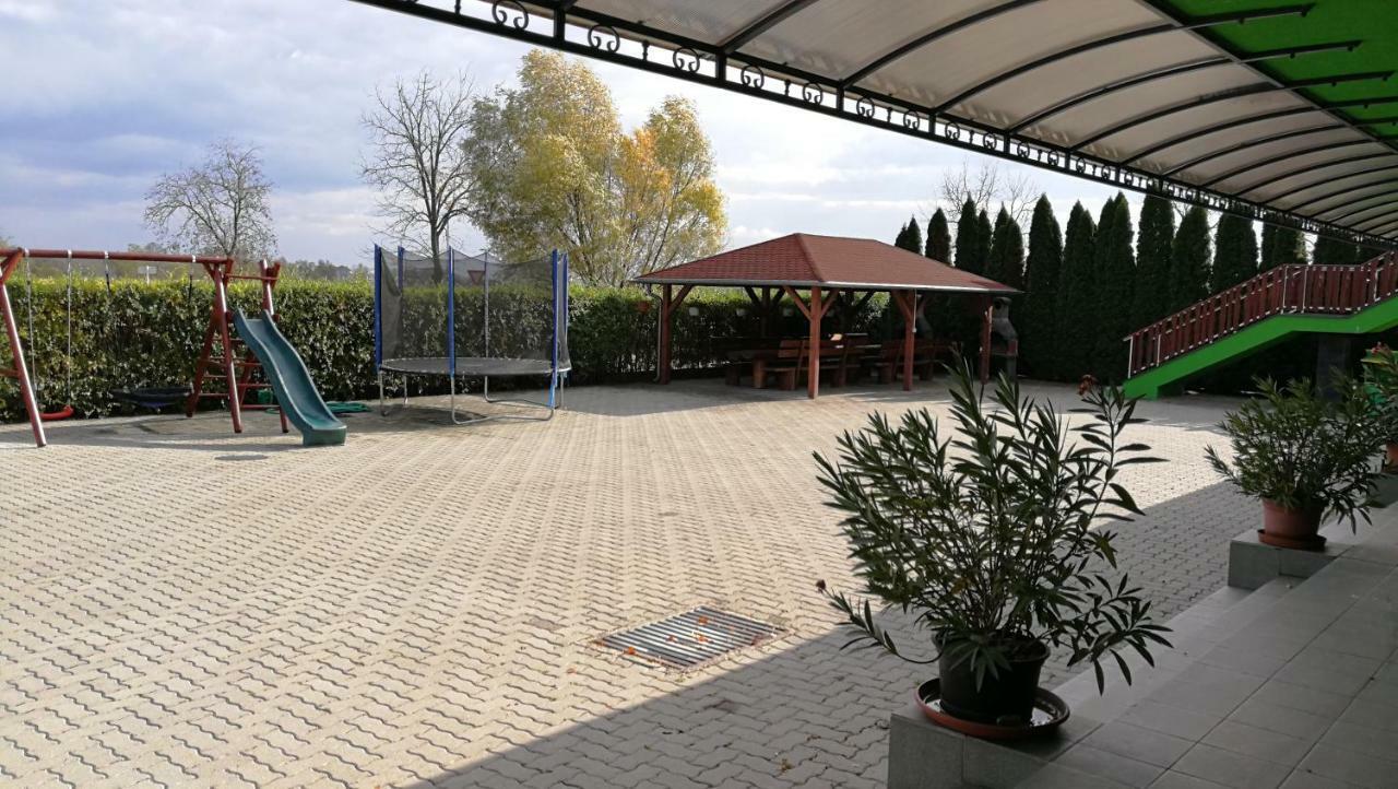 Apartman Taktik Вельки-Медер Экстерьер фото